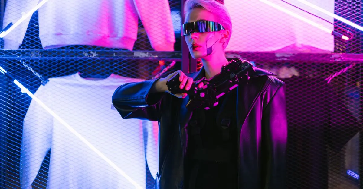 Cómo combinar moda y tecnología para un look futurista