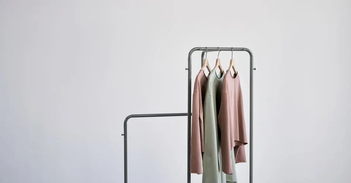 Cómo crear un armario cápsula para la moda en línea