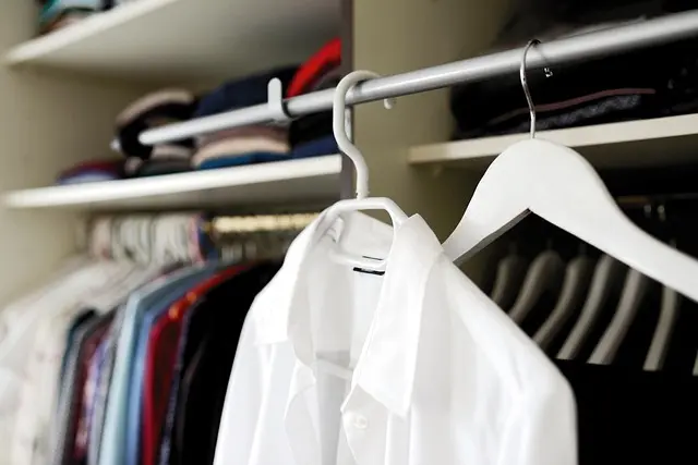 Cómo crear un armario cápsula exitoso para la moda en línea