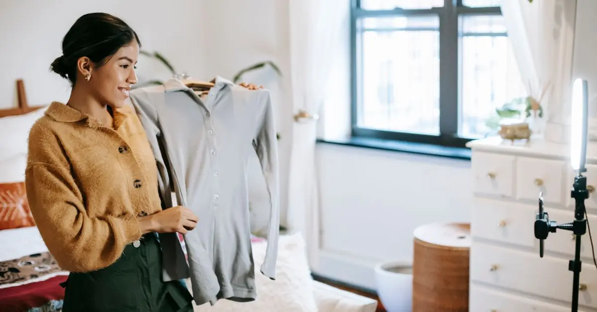 Cómo crear un armario cápsula digital para tus compras en línea
