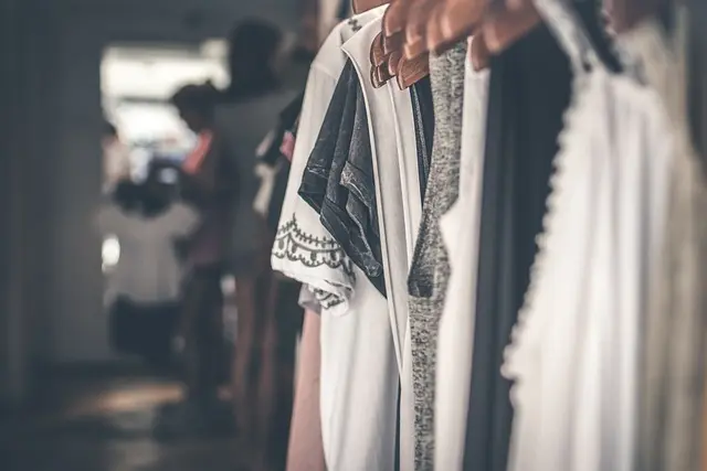 Las tendencias de moda en línea que no puedes ignorar este año