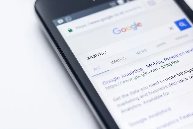 Tendencias de moda en línea para tu armario digital