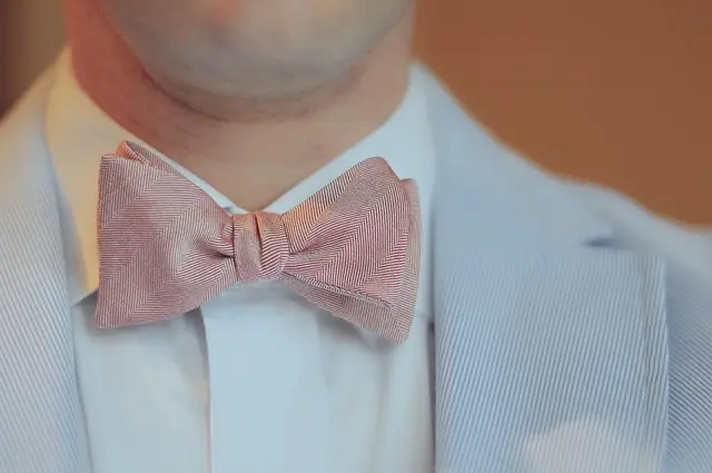 Cómo combinar estampados para un look moderno y atrevido