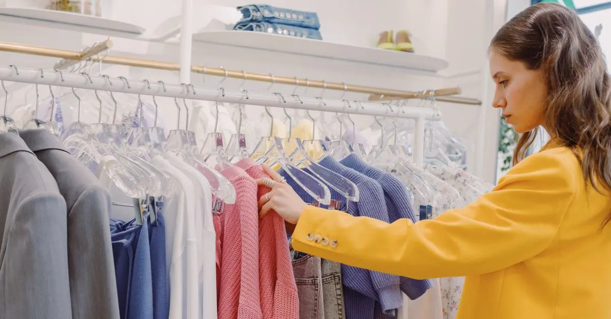 Cómo identificar las tendencias de moda en línea más relevantes