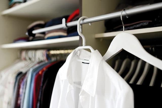 Cómo crear un armario cápsula digital para tu moda en línea